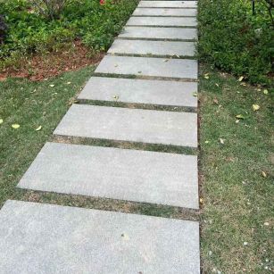 焦作 芝麻黑小区踏步、汀步石铺装效果