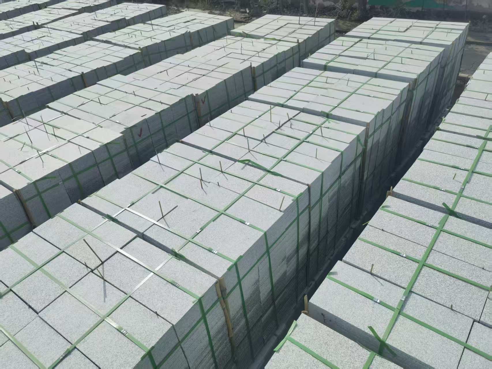 焦作 芝麻白1.8公分火烧300*600地铺，清仓大甩卖