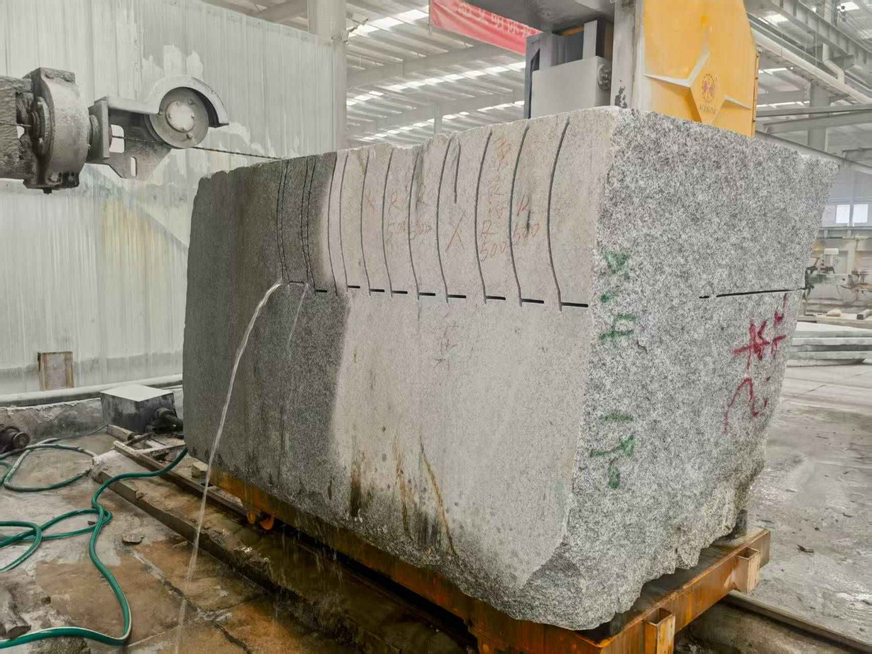 焦作 602，大花芙蓉白，绳锯加工弧形路沿石