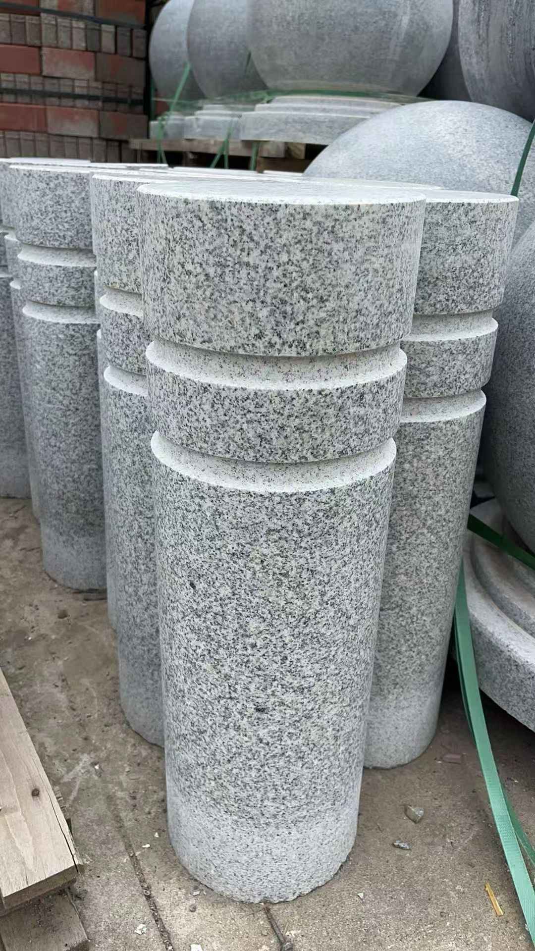 焦作 芝麻白花岗岩挡车柱、隔离柱多少钱