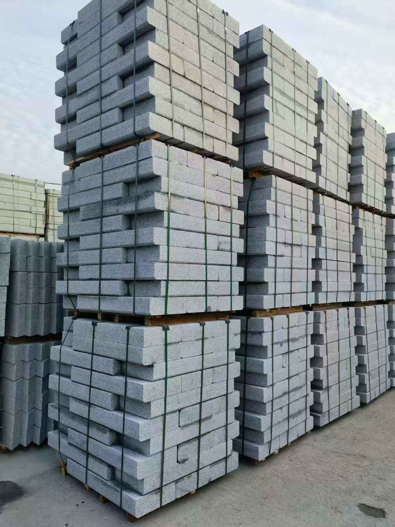 焦作 路沿石（路侧石），颜色一致，尺寸标准