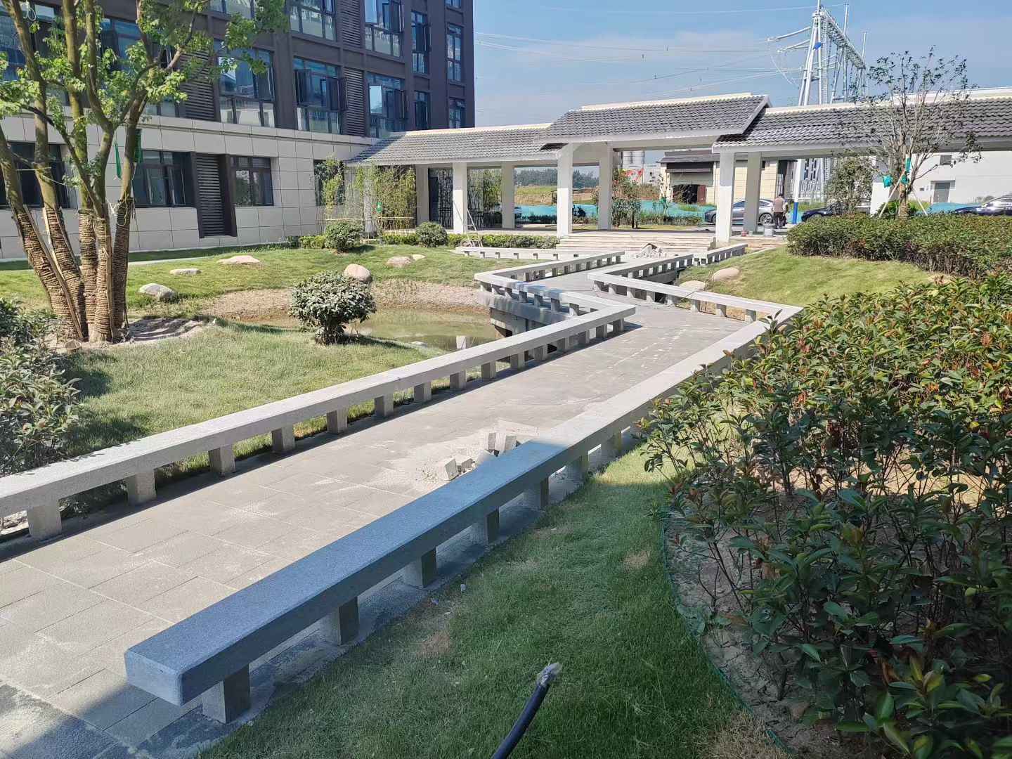 焦作 芝麻灰小区坐凳&栏杆安装效果