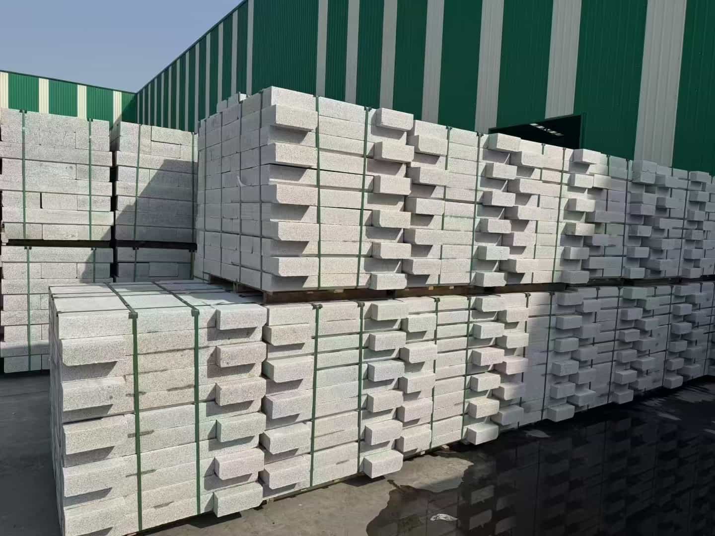 焦作芝麻白路沿石