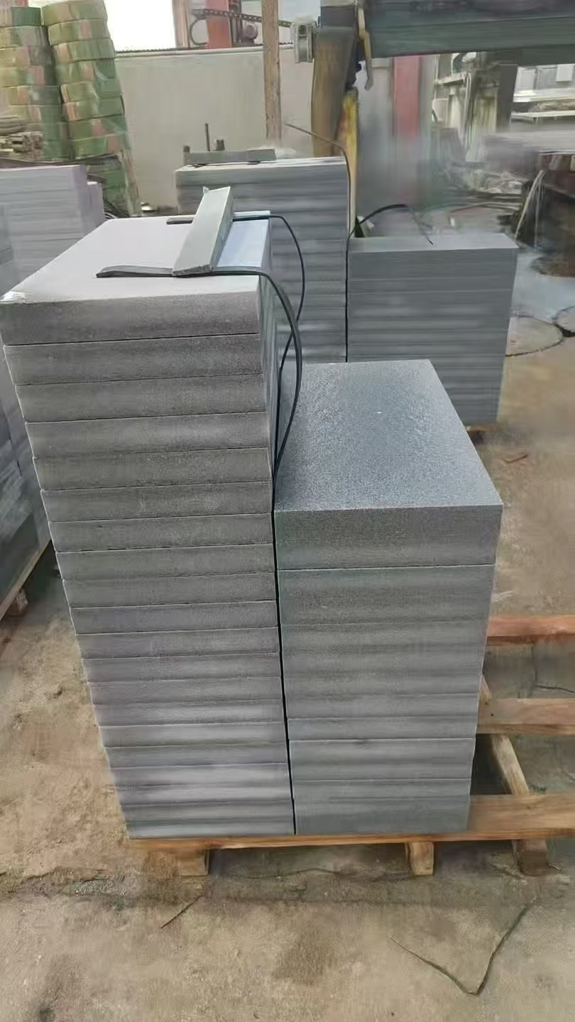 焦作 芝麻灰火烧面300*600*50地铺石材