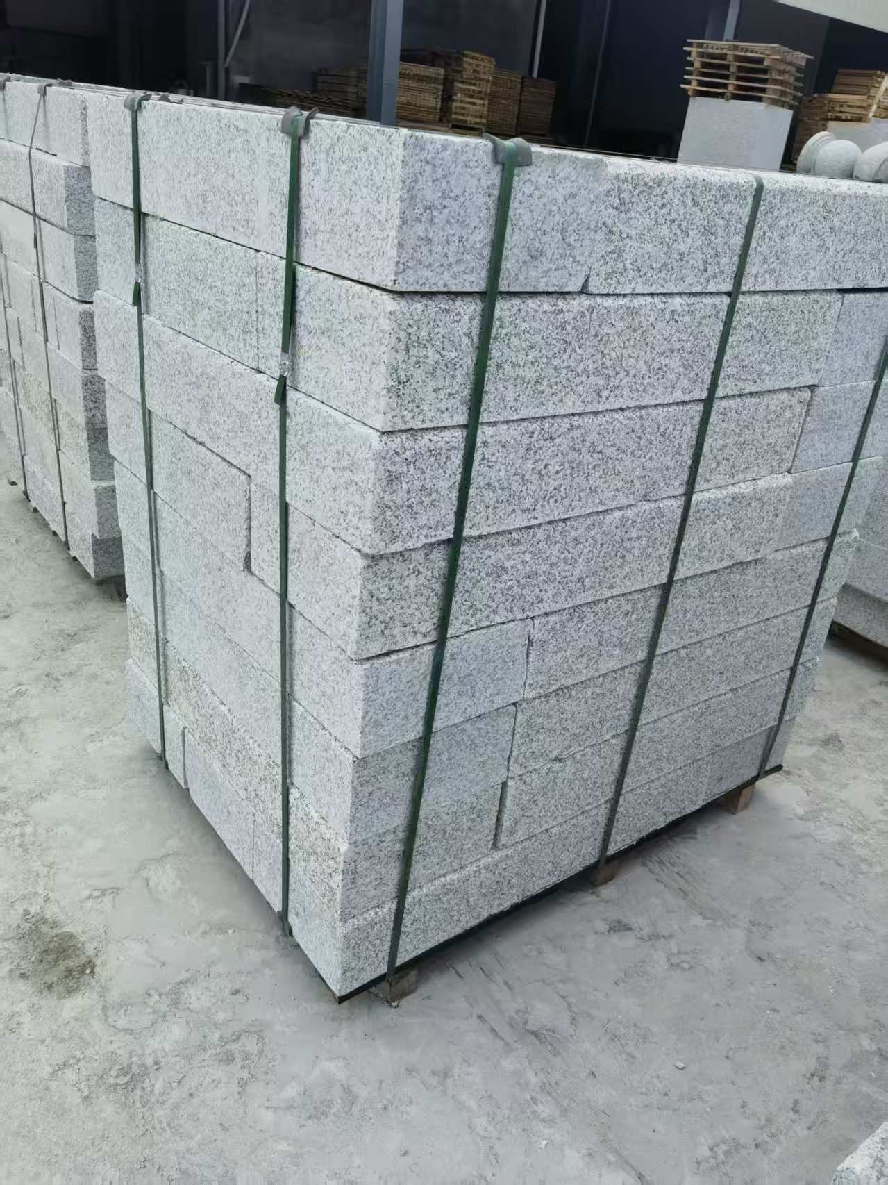 焦作 芙蓉白火烧两面路沿石