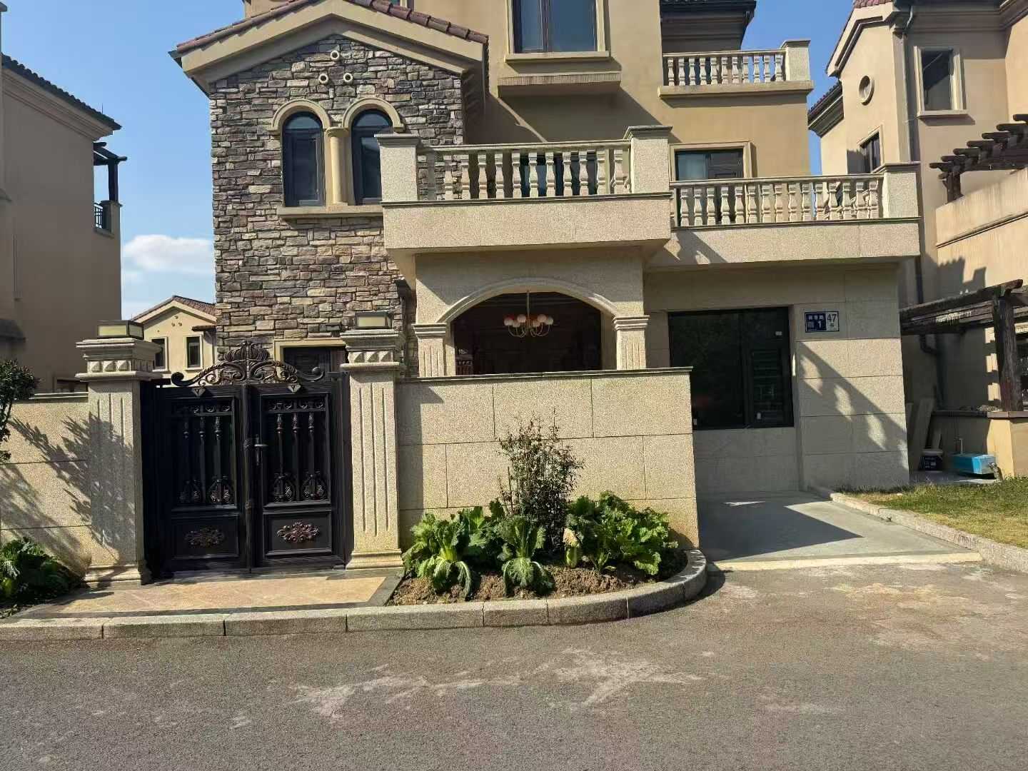 焦作黄金麻别墅干挂效果展示