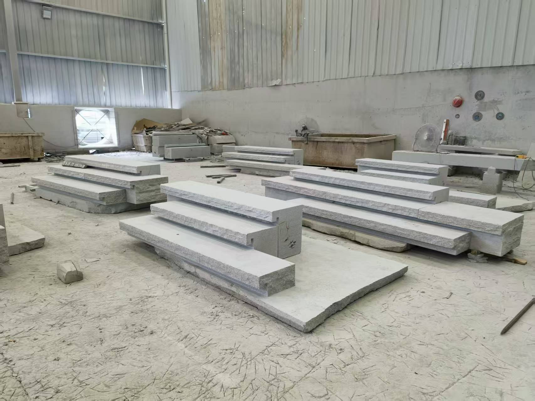 焦作 整石台阶（大面火烧+侧面自然面），出货前厂内拼装