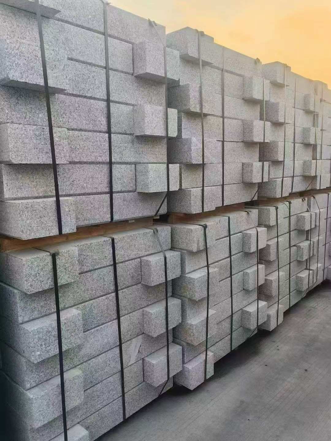 焦作 芝麻白路沿石