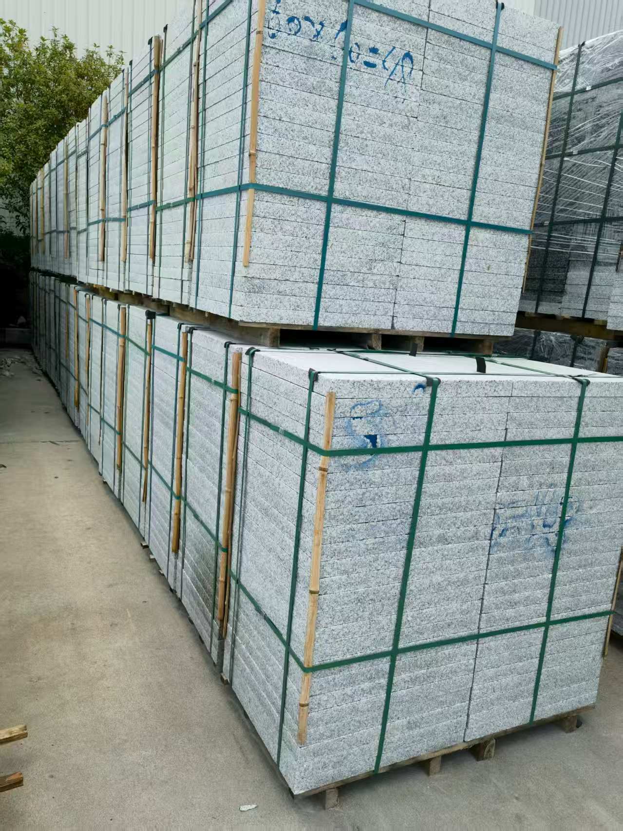 焦作 大花芙蓉白火烧成品，市政园林广场地铺石